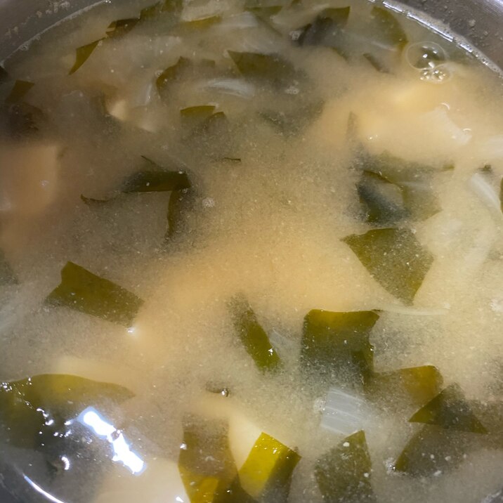 冷凍した生わかめ入り 豆腐玉ねぎわかめの味噌汁 レシピ 作り方 By Rママ 楽天レシピ 冷凍した生わかめ入り 豆腐玉ねぎわかめの味噌汁 レシピ 作り方 By Rママ 楽天レシピ